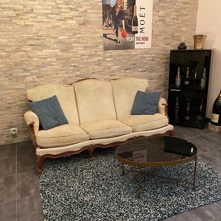 Champagne Therapie: Appartement Cosy Chic, Epernay Luaran gambar